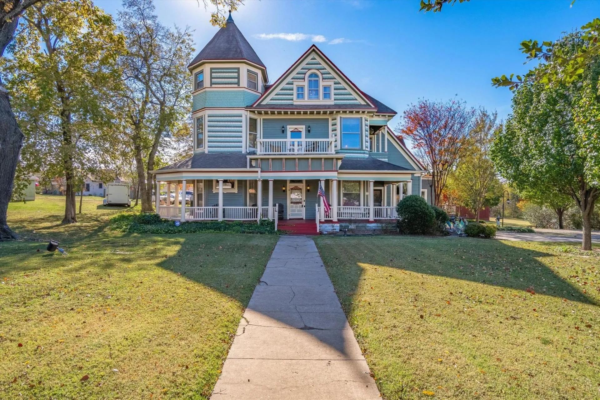 Four Winds Victorian exterior in Bonham Texas