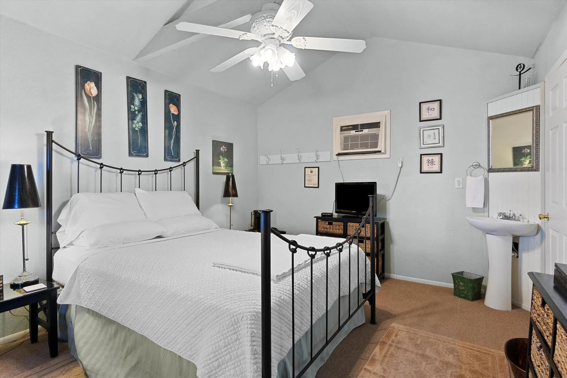 Judge Roy Bean Cottage private guest space at Four Winds